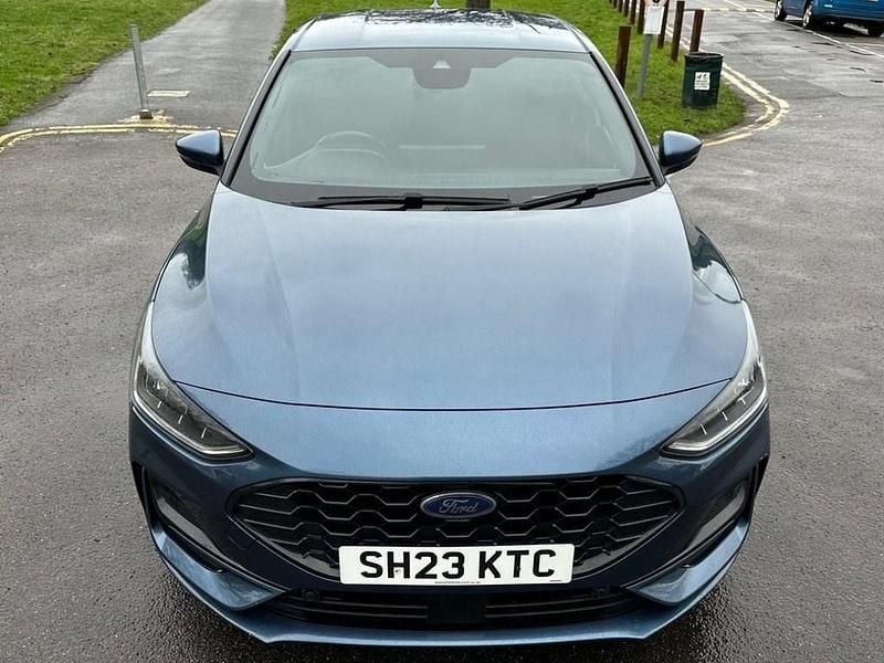 Begagnad Ford Focus ST-Line 125 HK (91 kW) 2023 Blå Halvkombi