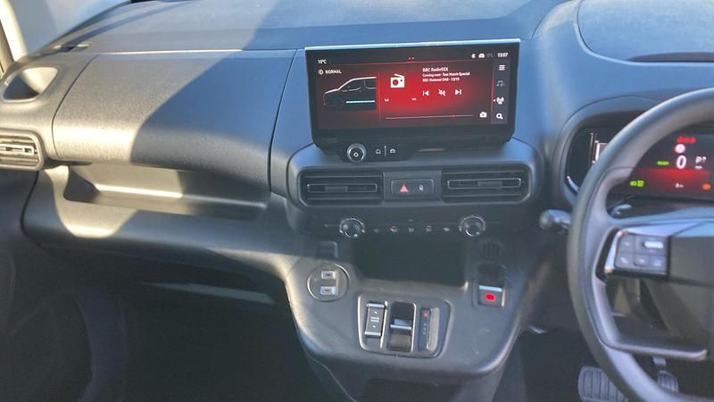 New Vauxhall Combo 100 kW (136 HP) 2025 MPV