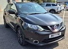 Black Used 2017 Nissan Qashqai Tekna SUV | £8,775 (Good price) - Image 1/4