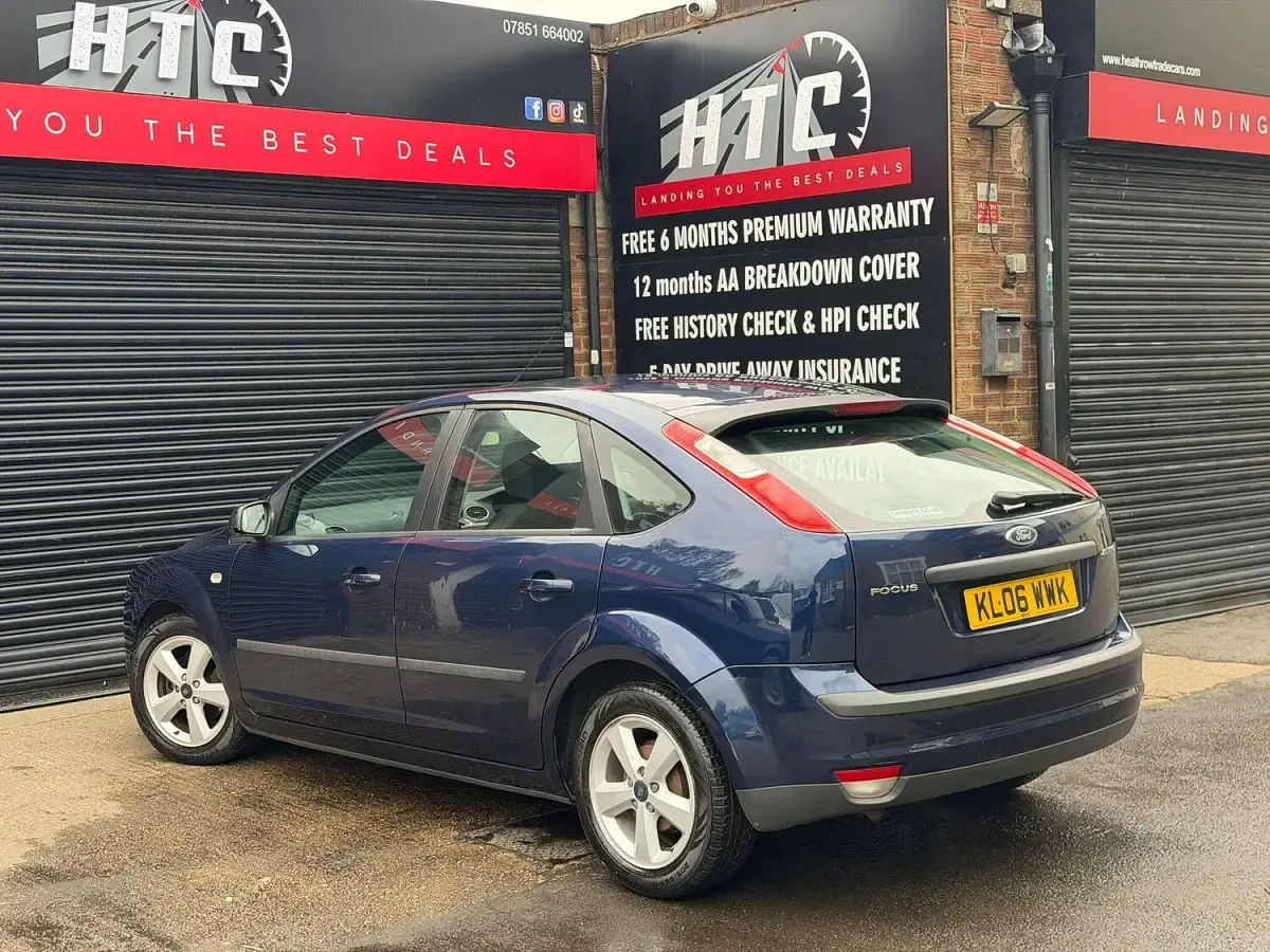 Used Ford Focus Zetec 2006 Blue Hatchback