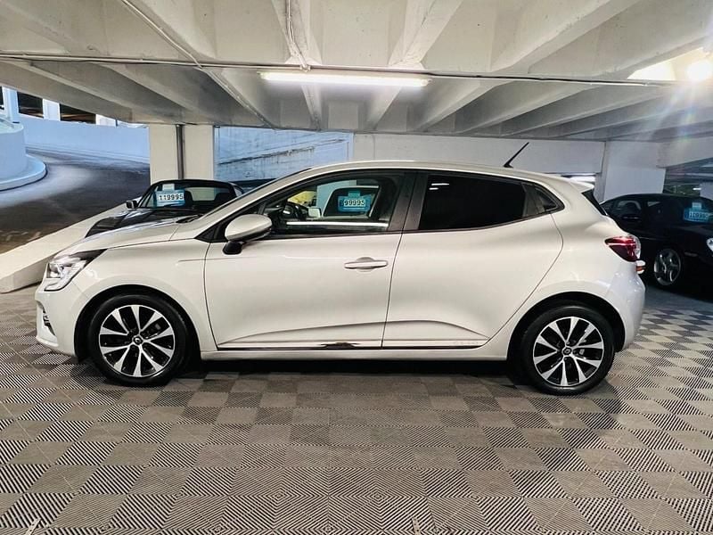 Used Renault Clio V Iconic 2020 Silver Hatchback