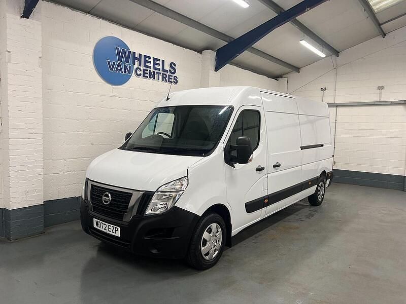 Used Nissan Interstar Acenta 135 HP (99 kW) 2023 White Van