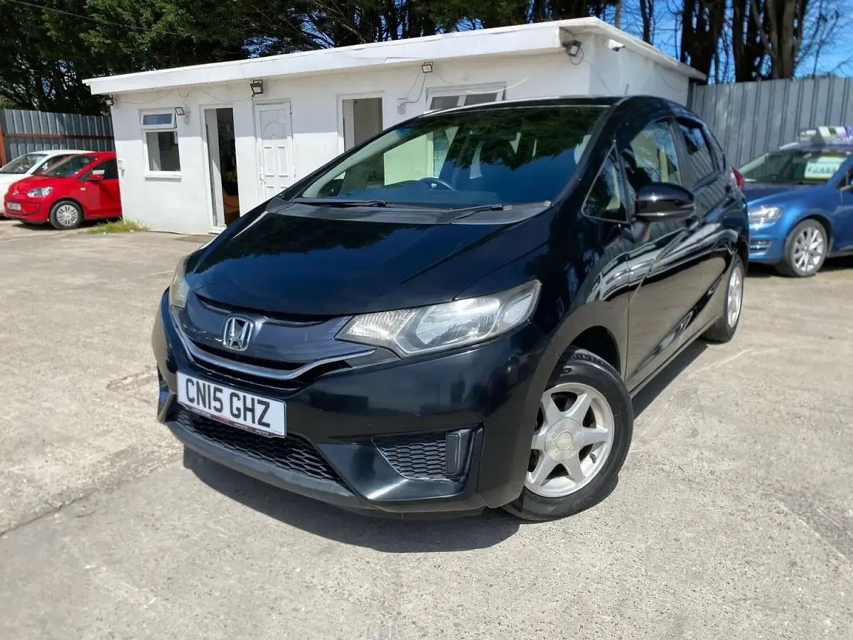 Used Honda Fit 100 HP (73 kW) 2015 Black Hatchback