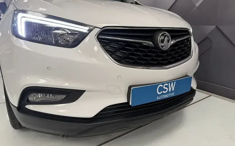 Used Vauxhall Mokka Design Edition 140 HP (102 kW) 2017 White SUV