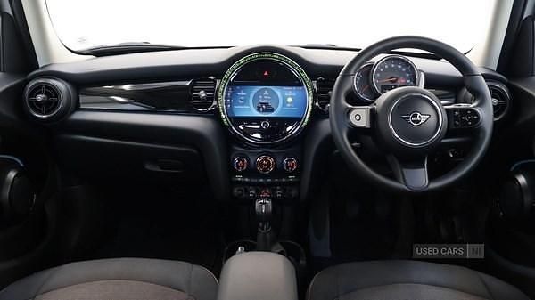 Used Mini Cooper Classic 134 HP (98 kW) 2022 Silver Hatchback