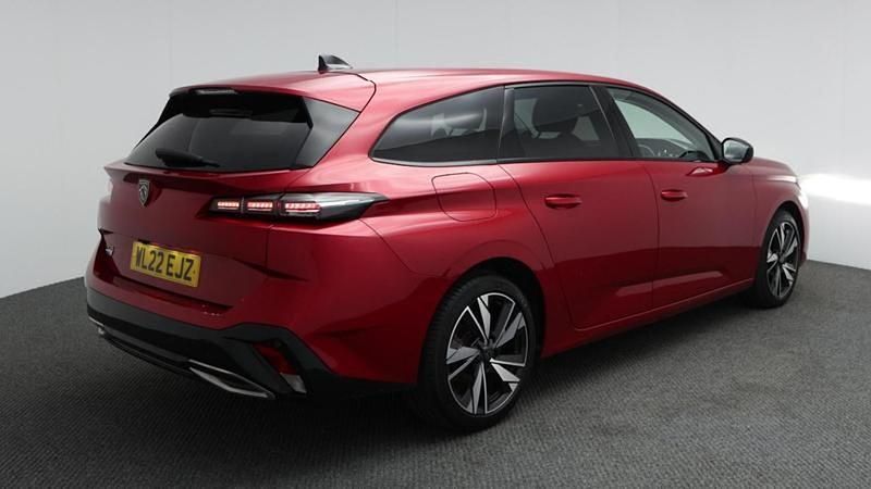 Used Peugeot 308 SW Allure 129 HP (94 kW) 2022 Red Estate