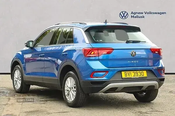 Used VW T-Roc Life 110 HP (80 kW) 2023 Blue SUV