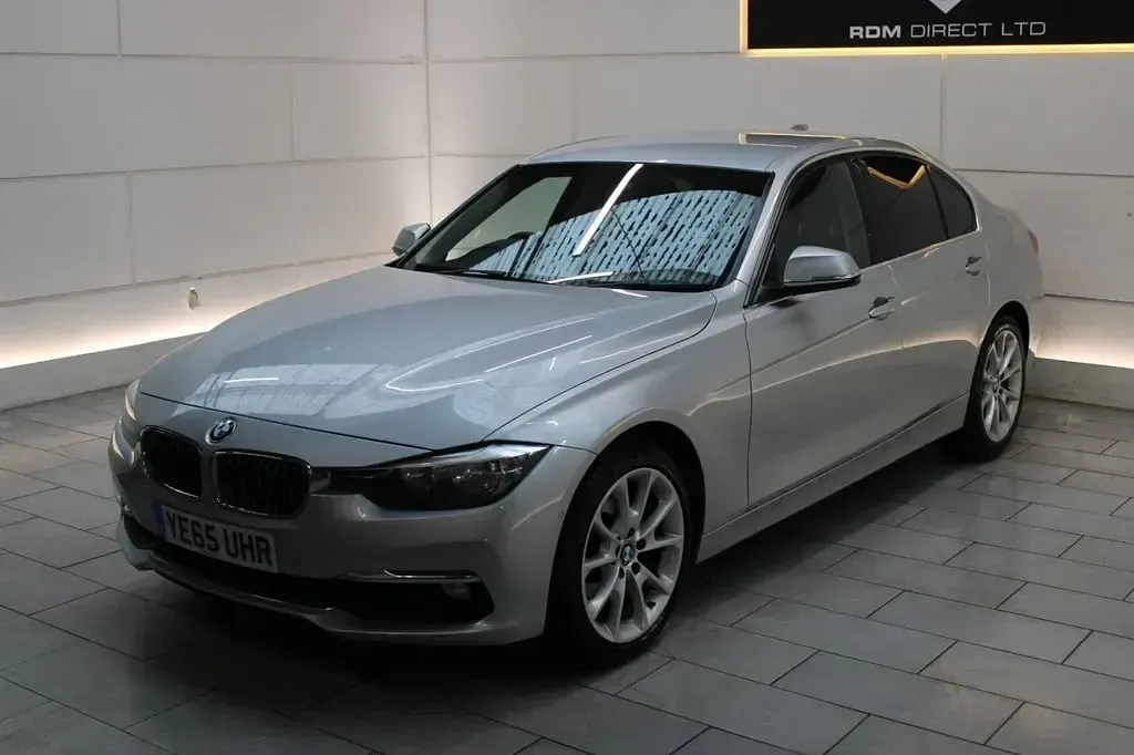 Used BMW 330 Luxury Line 258 HP (189 kW) 2015 Silver Sedan