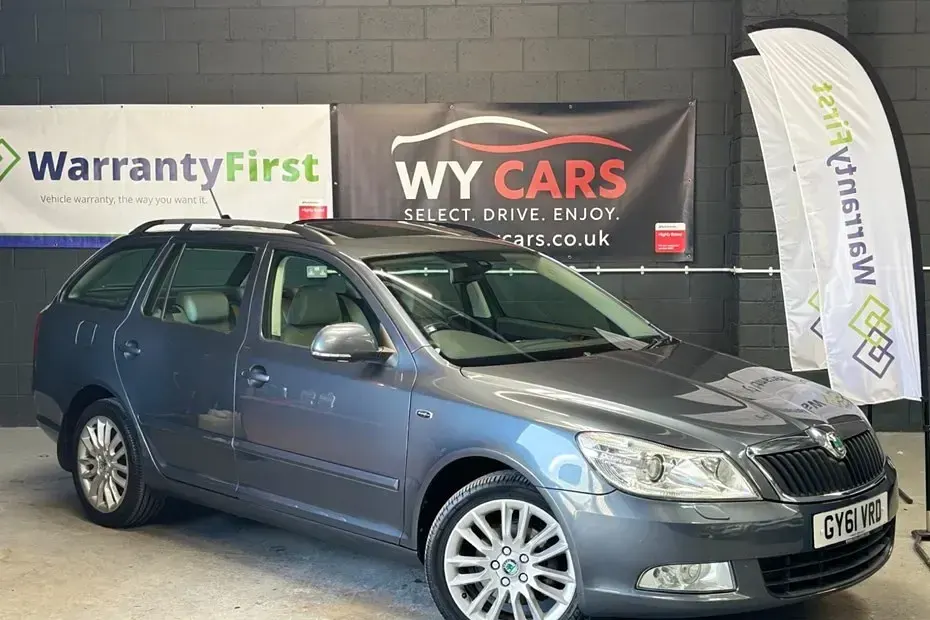 Begagnad Skoda Octavia LAURIN & KLEMENT 2011 Grå Kombi