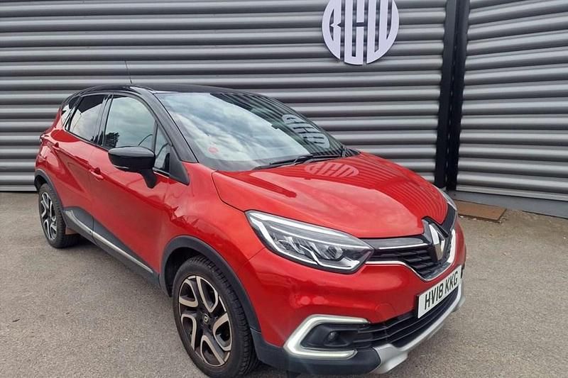 Red/black Used 2018 Renault Captur Dynamique SUV | £7,760 (Fair price) - Image 1/1