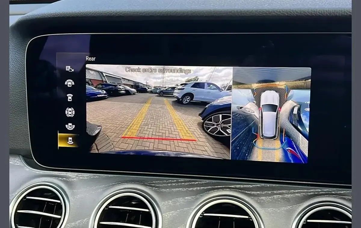 Begagnad Mercedes E400 AMG line 325 HK (239 kW) 2023 Svart Kombi