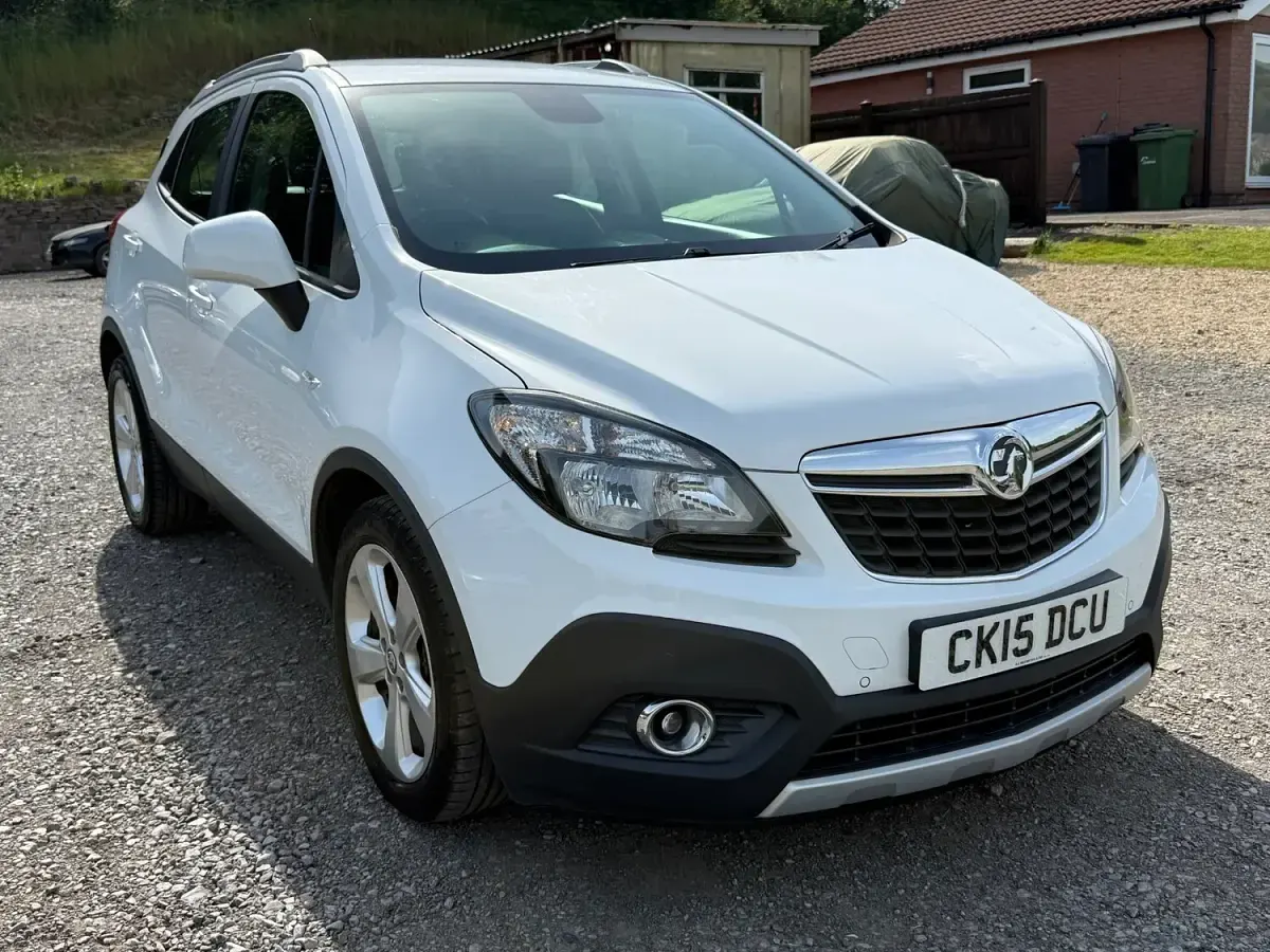 Used Vauxhall Mokka 115 HP (84 kW) 2015 White SUV
