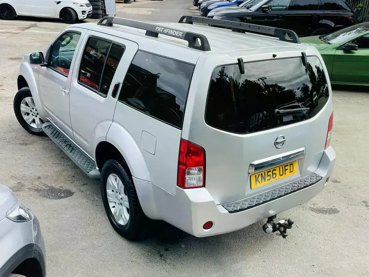 Used Nissan Pathfinder 171 HP (125 kW) 2006 Silver SUV