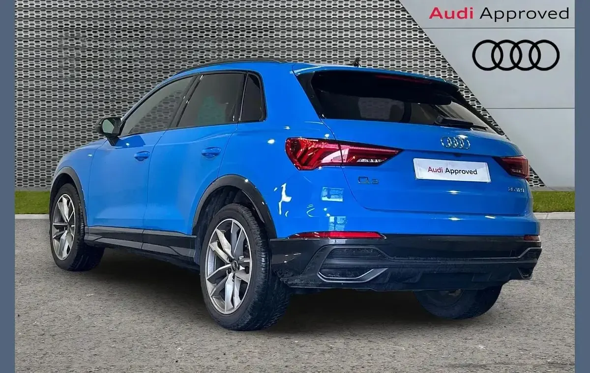 Used Audi Q3 Black Edition 150 HP (110 kW) 2022 Blue SUV