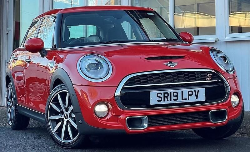 Used Mini Cooper S Exclusive 192 HP (141 kW) 2019 Orange Hatchback