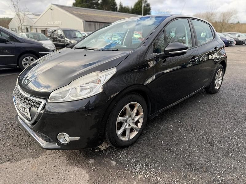 Second-hand Peugeot 208 Active 115 CP (84 kW) 2012 Negru Hatchback