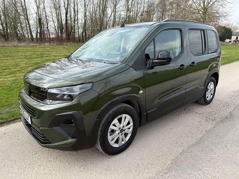 New Peugeot Rifter Allure 2025 Green MPV