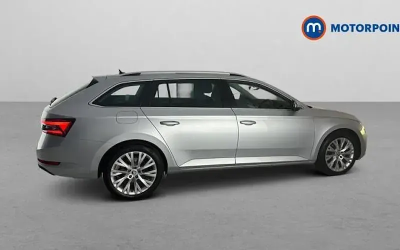 Used Skoda Superb SE L 190 HP (139 kW) 2023 Silver Estate