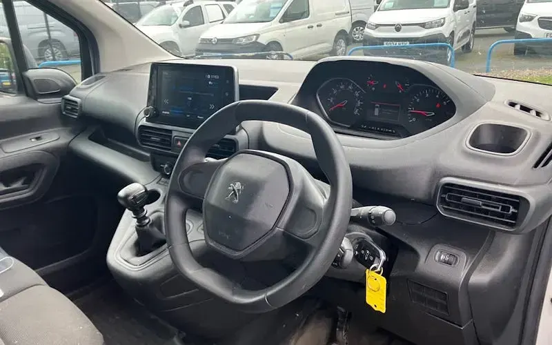 Used Peugeot Partner Premium 102 HP (75 kW) 2023 MPV