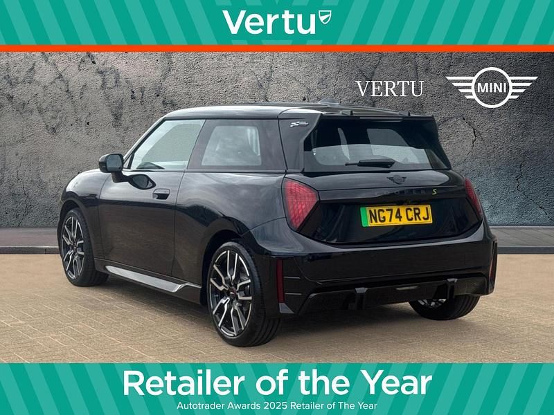 Used Mini Cooper SE Hatch 158 kW (215 HP) 2024 Black Hatchback