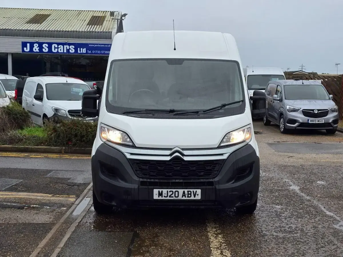 Used Citroën Relay 140 HP (102 kW) 2020 White Van