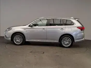 Used Mitsubishi Outlander P-HEV 177 HP (130 kW) 2018 Silver SUV