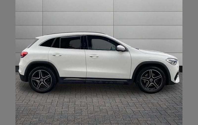 Used Mercedes GLA200 Executive 163 HP (119 kW) 2022 White SUV
