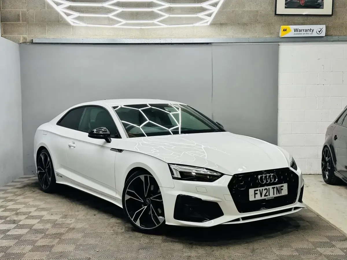 Używany Audi A5 Comfort 245 KM (180 kW) 2021 Biały Coupe