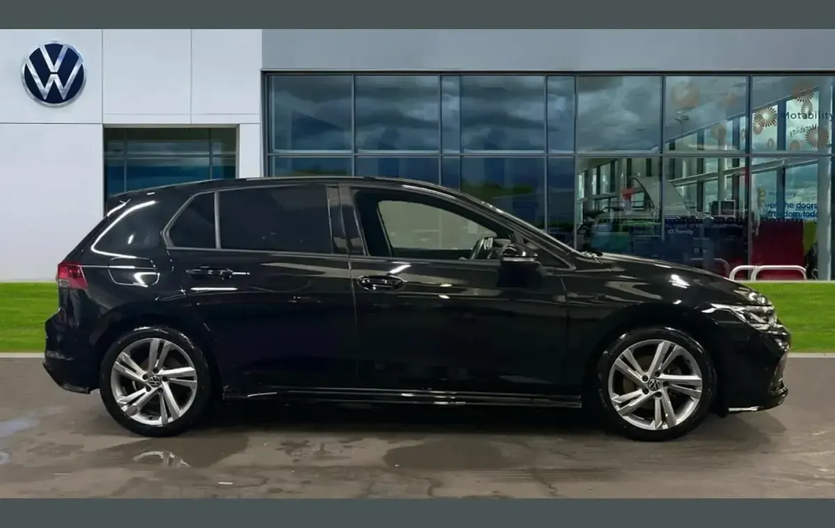 Used VW Golf VIII R-line 147 HP (108 kW) 2024 Black Hatchback