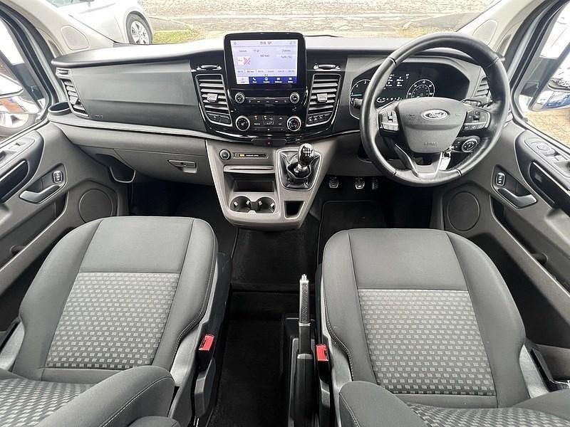 Used Ford Tourneo Zetec 105 HP (77 kW) 2021 White MPV