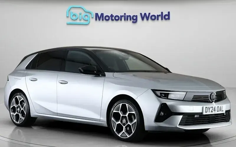 Begagnad Vauxhall Astra Ultimate 131 HK (96 kW) 2026 Halvkombi