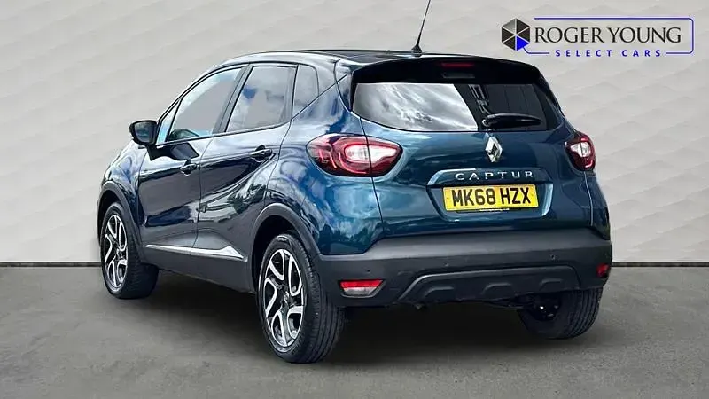 Used Renault Captur Iconic 90 HP (66 kW) 2018 Blue/black SUV