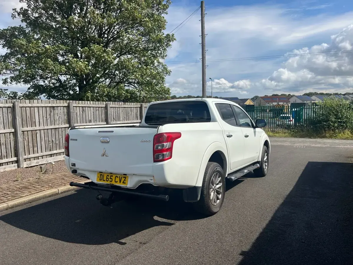 Used Mitsubishi L200 178 HP (130 kW) 2015 White Pickup
