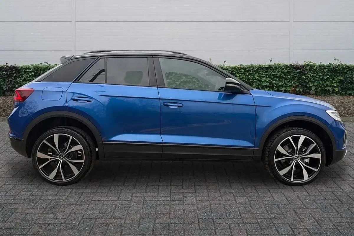 Used VW T-Roc Design 115 HP (84 kW) 2026 Ravenna blue metallic SUV
