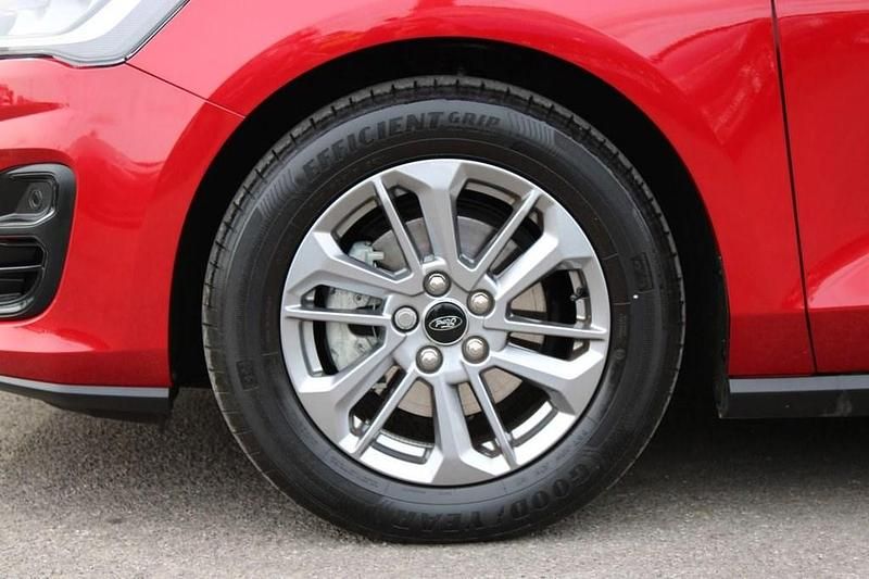 Używany Ford Focus Titanium 155 KM (114 kW) 2023 Czerwony Hatchback