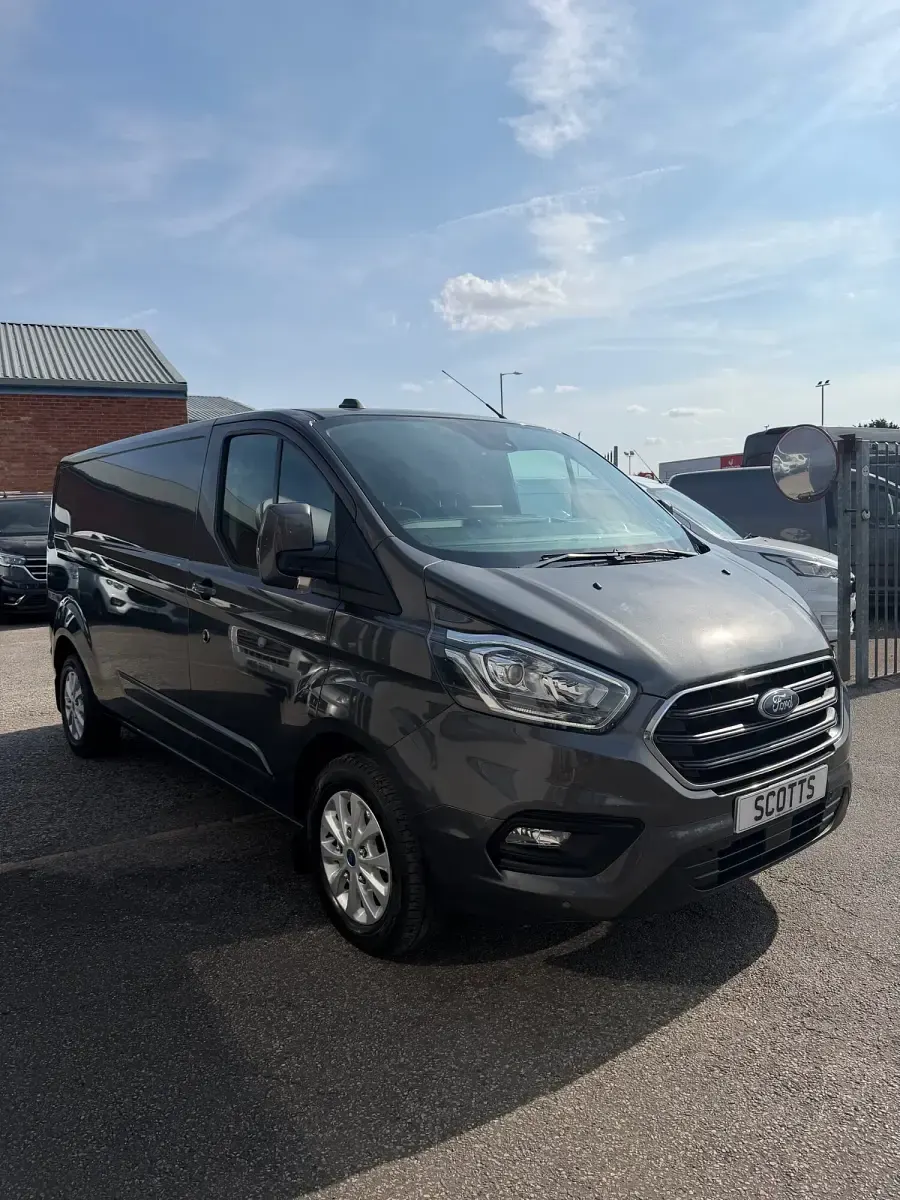 Used Ford Transit Custom Limited 130 HP (95 kW) 2023 Grey Van