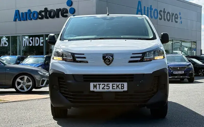 Used Peugeot Expert 120 HP (88 kW) 2025 Van