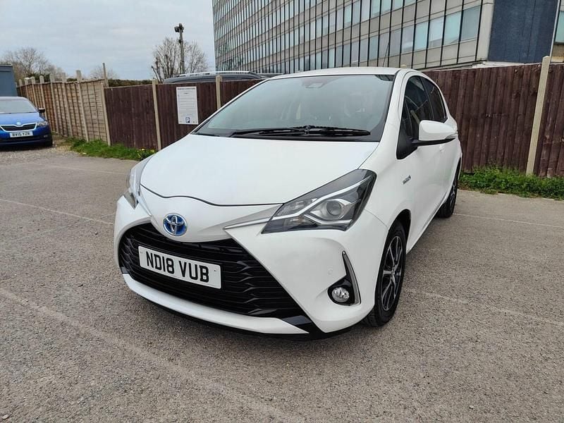 Used Toyota Yaris Hybrid 2018 White Hatchback