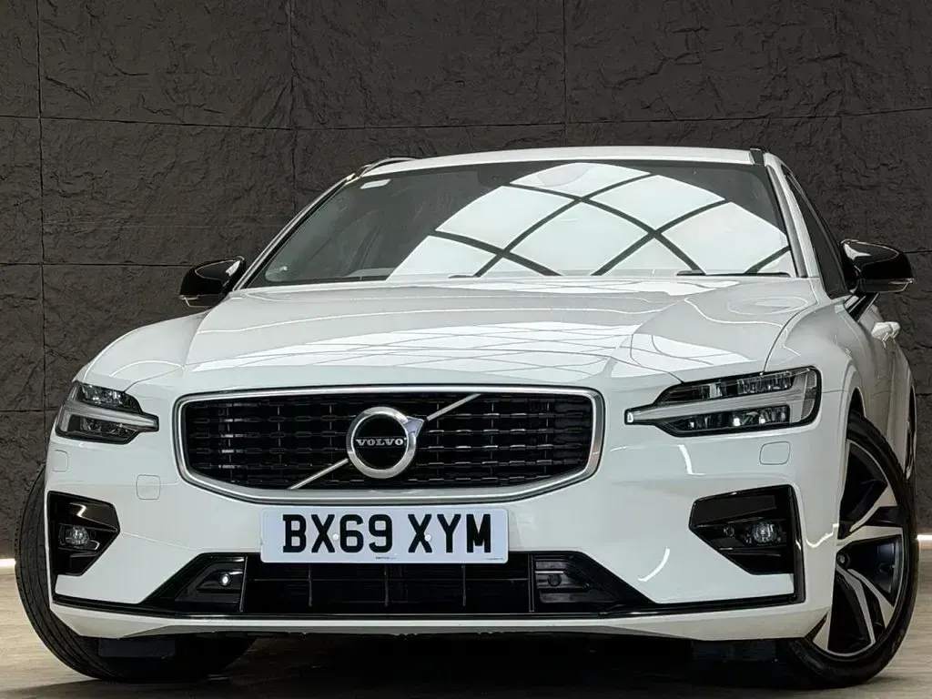 Used Volvo V60 R-Design Pro 190 HP (139 kW) 2019 White Estate