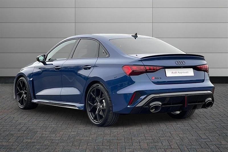Begagnad Audi RS3 Comfort 400 HK (294 kW) 2026 Blå Sedan