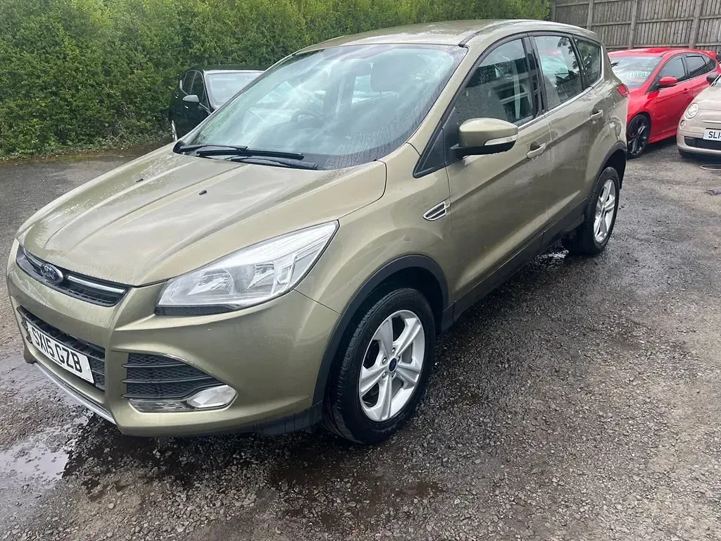 Begagnad Ford Kuga Zetec 2015 Grön SUV