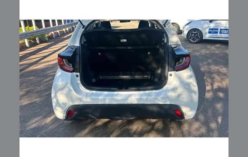 Używany Mazda 2 Center-Line 113 KM (83 kW) 2024 Biały Hatchback
