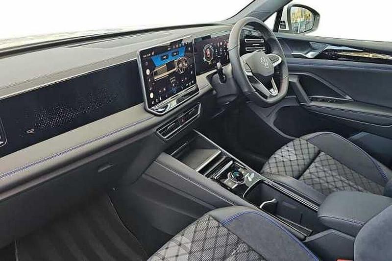 Used VW Tiguan R-line 150 HP (110 kW) 2025 Pure white SUV