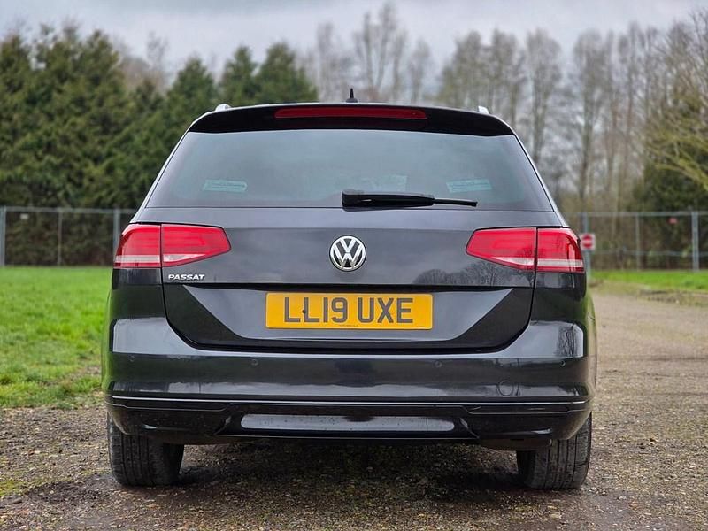 Usado VW Passat Business 150 HP (110 kW) 2019 Cinzento Carrinha