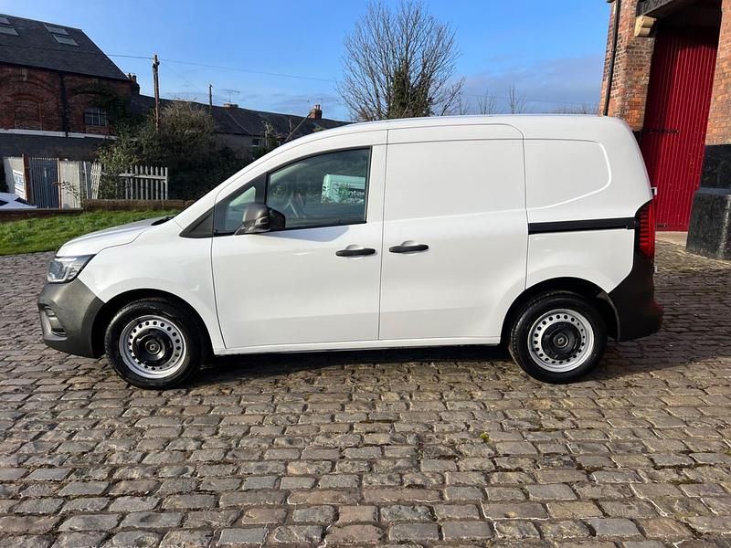 Used Renault Kangoo 2022 White MPV