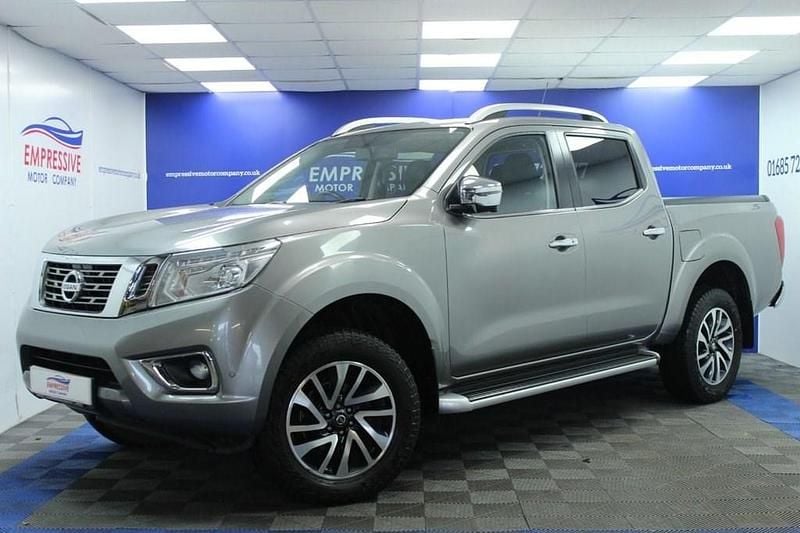 Used Nissan Navara Tekna 190 HP (139 kW) 2019 Grey Pickup