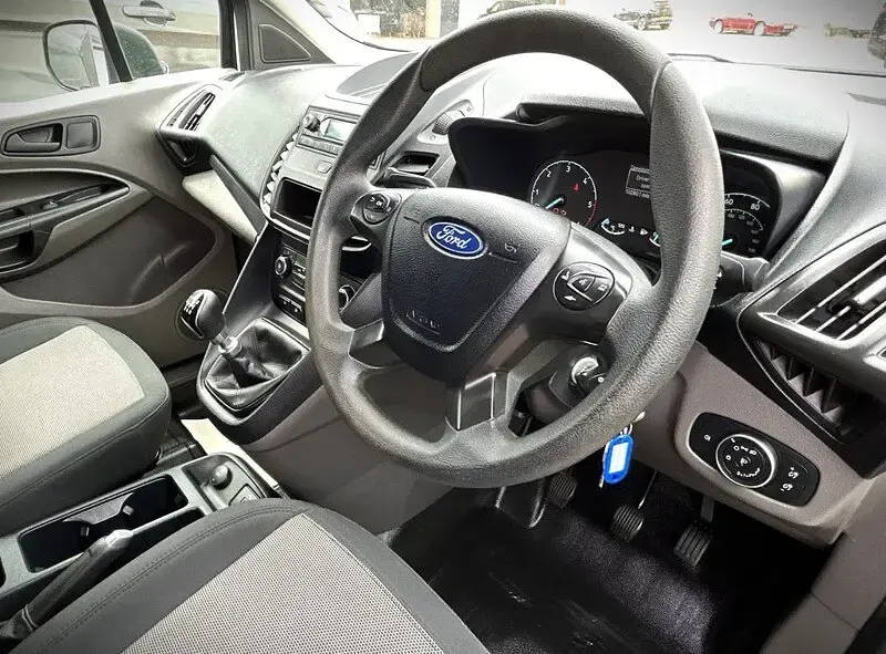 Used Ford Transit Connect 2020 White MPV