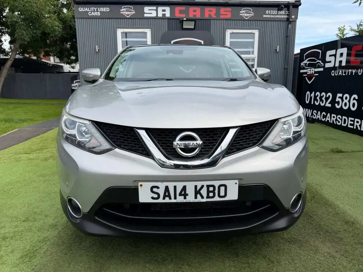 Used Nissan Qashqai Acenta Premium 115 HP (84 kW) 2014 Silver SUV