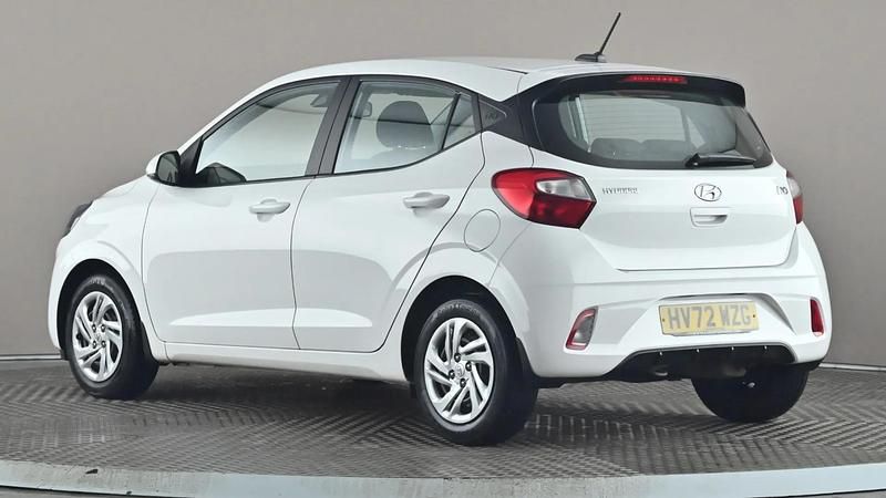 Used Hyundai i10 SE 67 HP (49 kW) 2022 White Hatchback