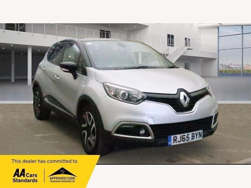 Silver/black Used 2015 Renault Captur Dynamique SUV | £6,279 (Fair price) - Image 1/1